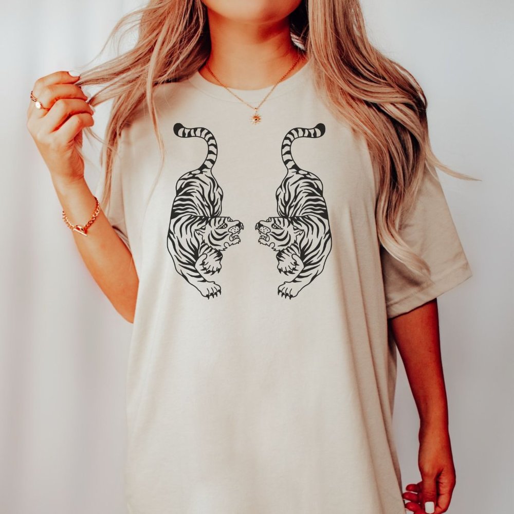 Fighting Tigers T-shirt, Unisex Short Sleeve Graphic T-shirt